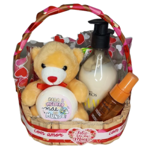 Cesta 12- Pelúcia 13cm+Sabonete Natura+Hidratante Ekos Maracujá Natura 400ml+Body Splash 60ml Natura